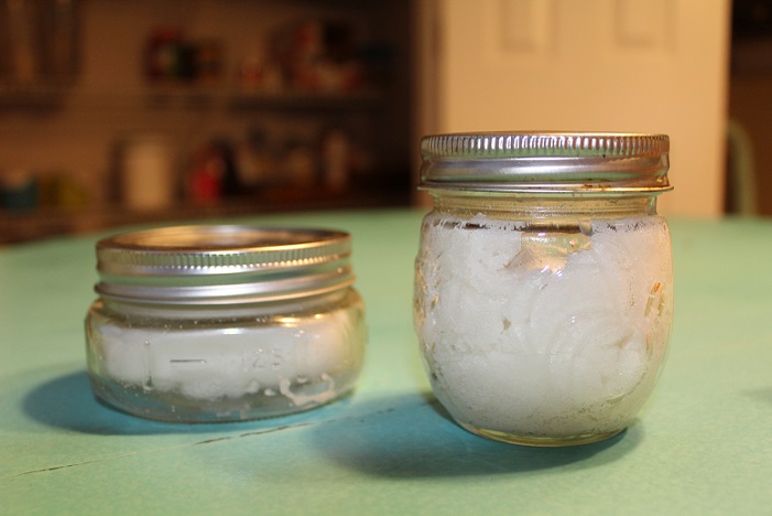 These cute little sugar scrubs really make great gifts. I made some for my friends, and they absolutely loved them.