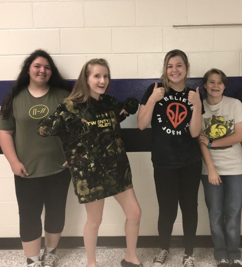 Local Raiders Andrea Escobar, Cynda Allen (myself), Emily Prior, and Jewel Reynolds are showing their love and support for Twenty One Pilots and their newest album “Trench.