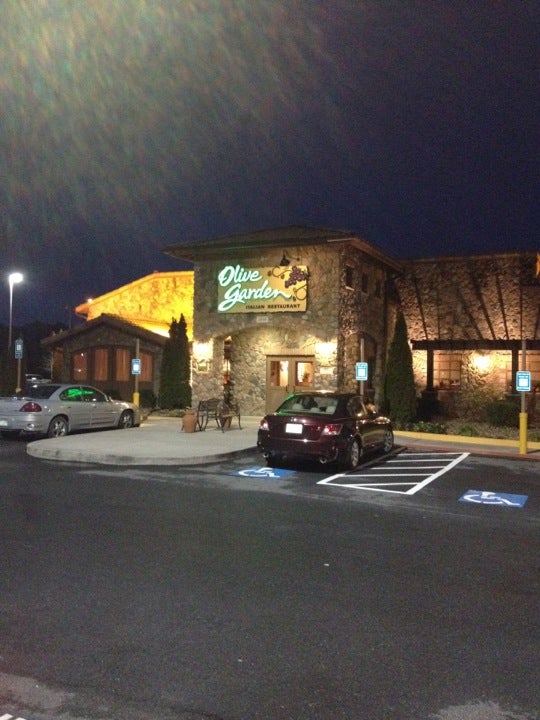 An Olive Garden is on its way to Dawsonville, GA. They are hoping to have a successful turn out when the facility is built. Though this is the Canton Location, it should look quite similar. This photo was taken from George Daniel.