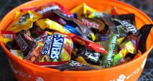 Children and teenagers that live in your neighborhood will be lining up at the door, waiting for you to walk up with a candy bowl like this in your arms.