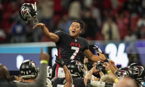 Younghoe Koo celebrating with teammates after game winner. source:Sportsbookwire.com
